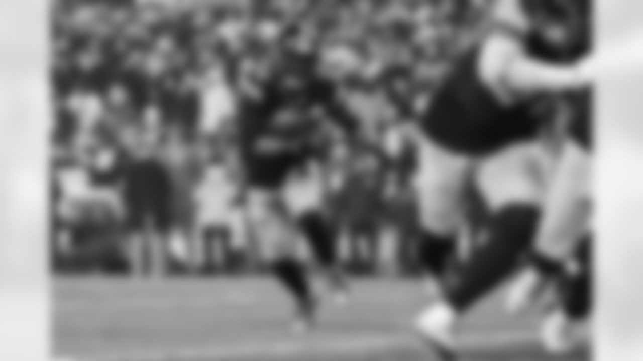 Pittsburgh Steelers running back Kenneth Gainwell (14) during a regular season game between the Pittsburgh Steelers and the Baltimore Ravens, Sunday, Jan. 4, 2026 in Pittsburgh, PA.  (Alysa Rubin / Pittsburgh Steelers)