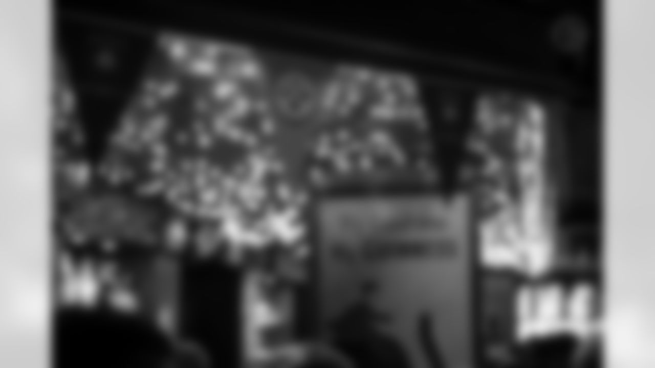 The Steelers host fans at Fitzsimons Temple Bar on Saturday, Sept. 27, 2025 in Dublin, Ireland. (Ben McShane / Pittsburgh Steelers)