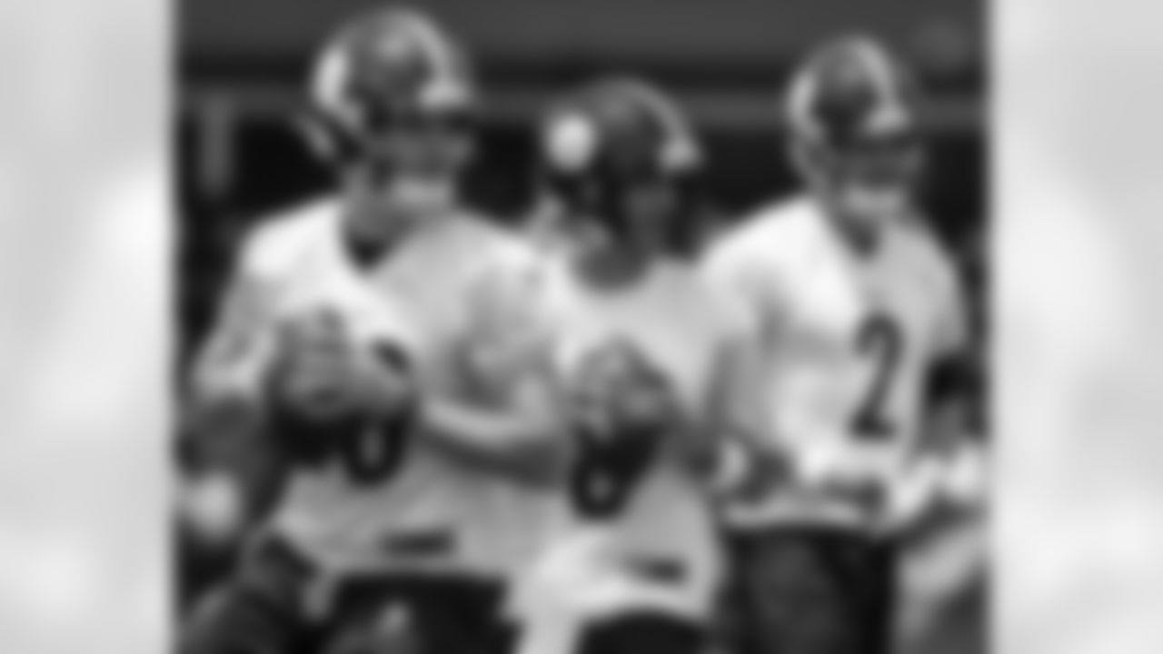 Pittsburgh Steelers quarterback Aaron Rodgers (8) practices at the UPMC Rooney Sports Complex during the 2025 minicamp, Tuesday June 10, 2025. (Karl Roser / Pittsburgh Steelers)