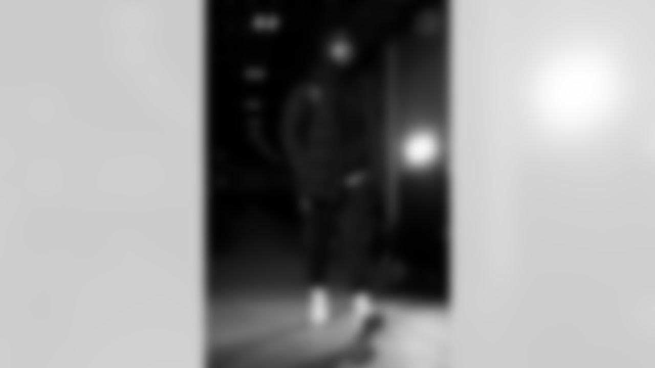 Pittsburgh Steelers quarterback Skylar Thompson (17) during a regular season game between the Pittsburgh Steelers and the Miami Dolphins, Monday, Dec. 15, 2025 in Pittsburgh, PA. (Alysa Rubin / Pittsburgh Steelers)