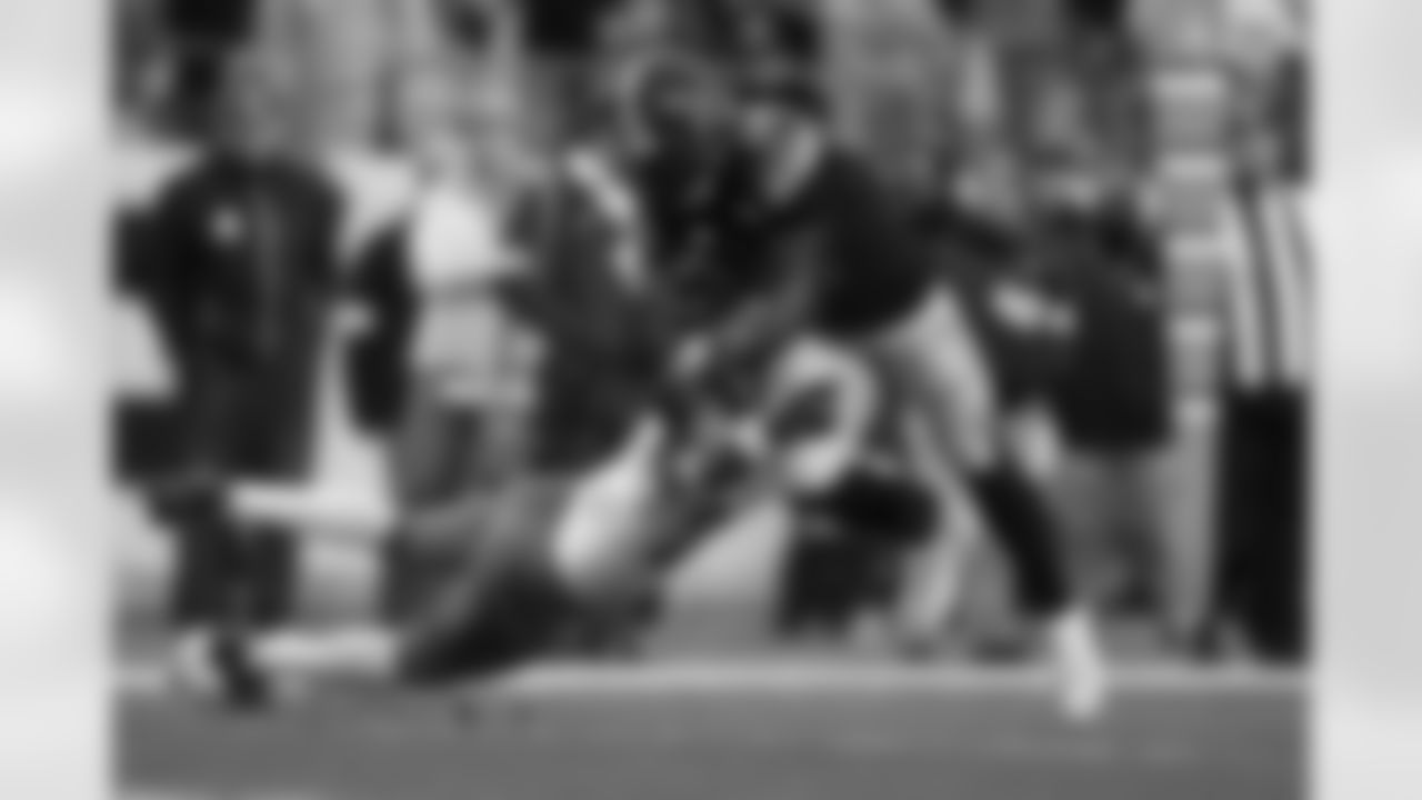 Pittsburgh Steelers running back Kenneth Gainwell (14) during a regular season game between the Pittsburgh Steelers and the Cincinnati Bengals, Sunday, Nov. 16, 2025 in Pittsburgh, PA. (Harrison Barden / Pittsburgh Steelers)