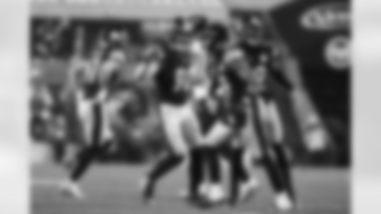 Pittsburgh Steelers linebacker T.J. Watt (90) and Pittsburgh Steelers safety Kyle Dugger (29) during a regular season game between the Pittsburgh Steelers and the Baltimore Ravens, Sunday, Jan. 4, 2026 in Pittsburgh, PA.  (Jared Wickerham / Pittsburgh Steelers)