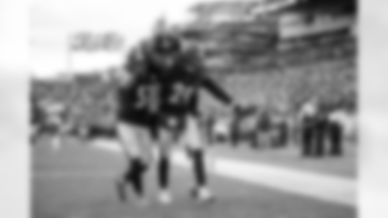 Pittsburgh Steelers safety Kyle Dugger (29), Pittsburgh Steelers linebacker Nick Herbig (51), and Pittsburgh Steelers cornerback Jalen Ramsey (5) during a regular season game between the Pittsburgh Steelers and the Cincinnati Bengals, Sunday, Nov. 16, 2025 in Pittsburgh, PA. The Steelers defeated the Bengals 34-12. (Karl Roser / Pittsburgh Steelers)