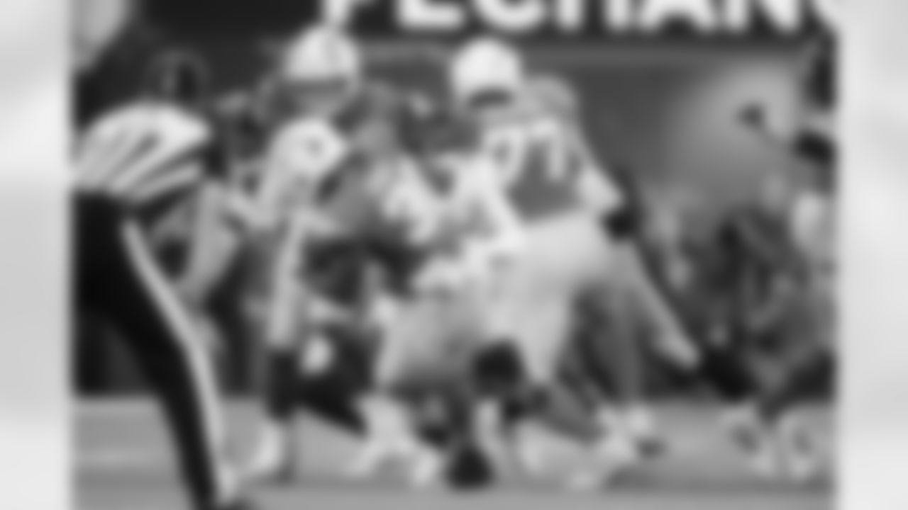 Pittsburgh Steelers linebacker Nick Herbig (51) during a regular season game between the Pittsburgh Steelers and the Los Angeles Chargers, Sunday, Nov. 9, 2025 in Inglewood, CA. The Chargers beat the Steelers 25-10. (Arron Anastasia / Pittsburgh Steelers)