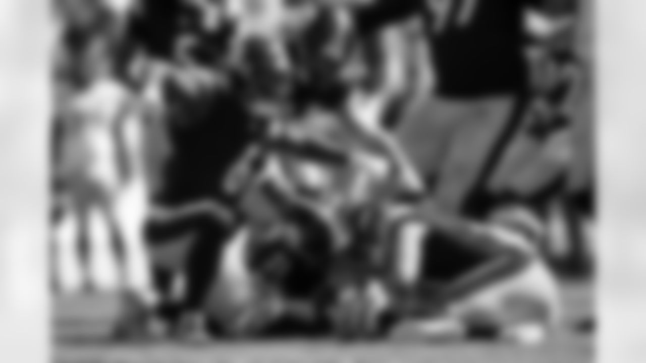 Pittsburgh Steelers linebacker Patrick Queen (6) celebrates a crucial play during a regular season game against the Seattle Seahawks, Sunday, Sept. 14, 2025 in Pittsburgh, PA. The Seahawks beat the Steelers 31-17. (Alysa Rubin / Pittsburgh Steelers)