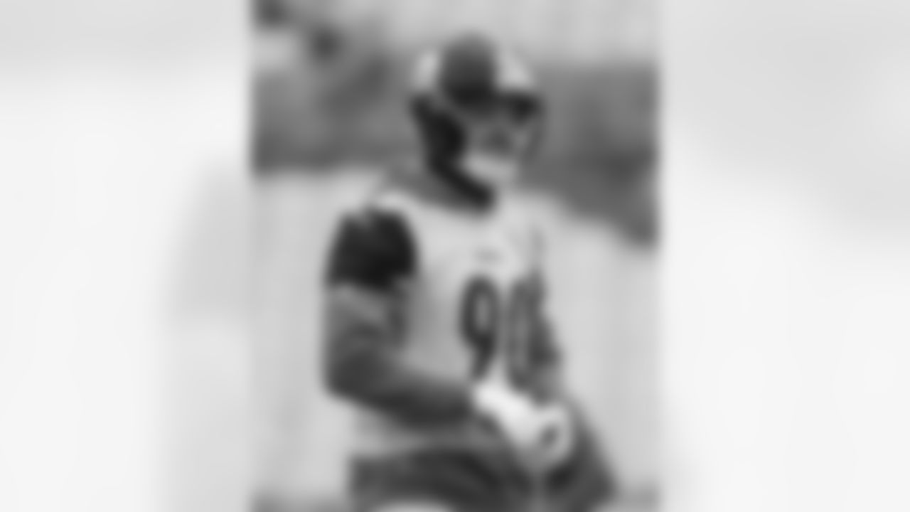 Pittsburgh Steelers linebacker T.J. Watt (90) during practice at Acrisure Stadium preparing for a Week 18 matchup against the Baltimore Ravens, Friday, Jan. 2, 2026 in Pittsburgh, PA. (Alysa Rubin / Pittsburgh Steelers)