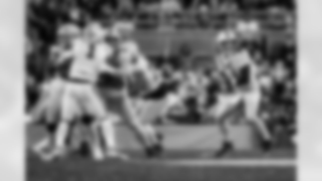 Pittsburgh Steelers quarterback Aaron Rodgers (8) throws the ball during a regular season game against the Green Bay Packers, Sunday, Oct. 26, 2025 in Pittsburgh, PA. The Packers beat the Steelers 35-25. (Alysa Rubin / Pittsburgh Steelers)