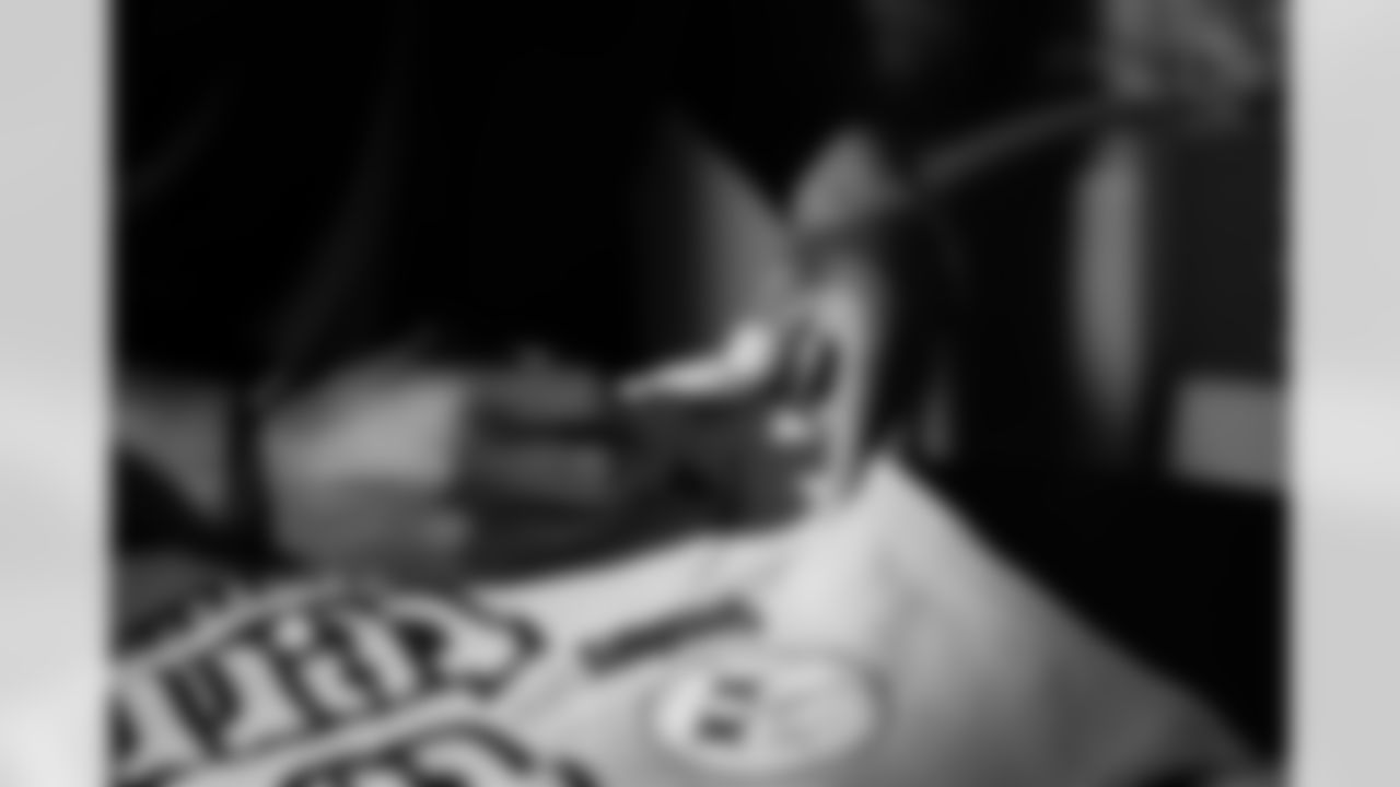 The Steelers welcomed fans from Mexico and Spain for an appreciation party prior to Monday night's game on Sunday, Dec. 14, 2025 in Pittsburgh, PA. (Emilee Fails / Pittsburgh Steelers)