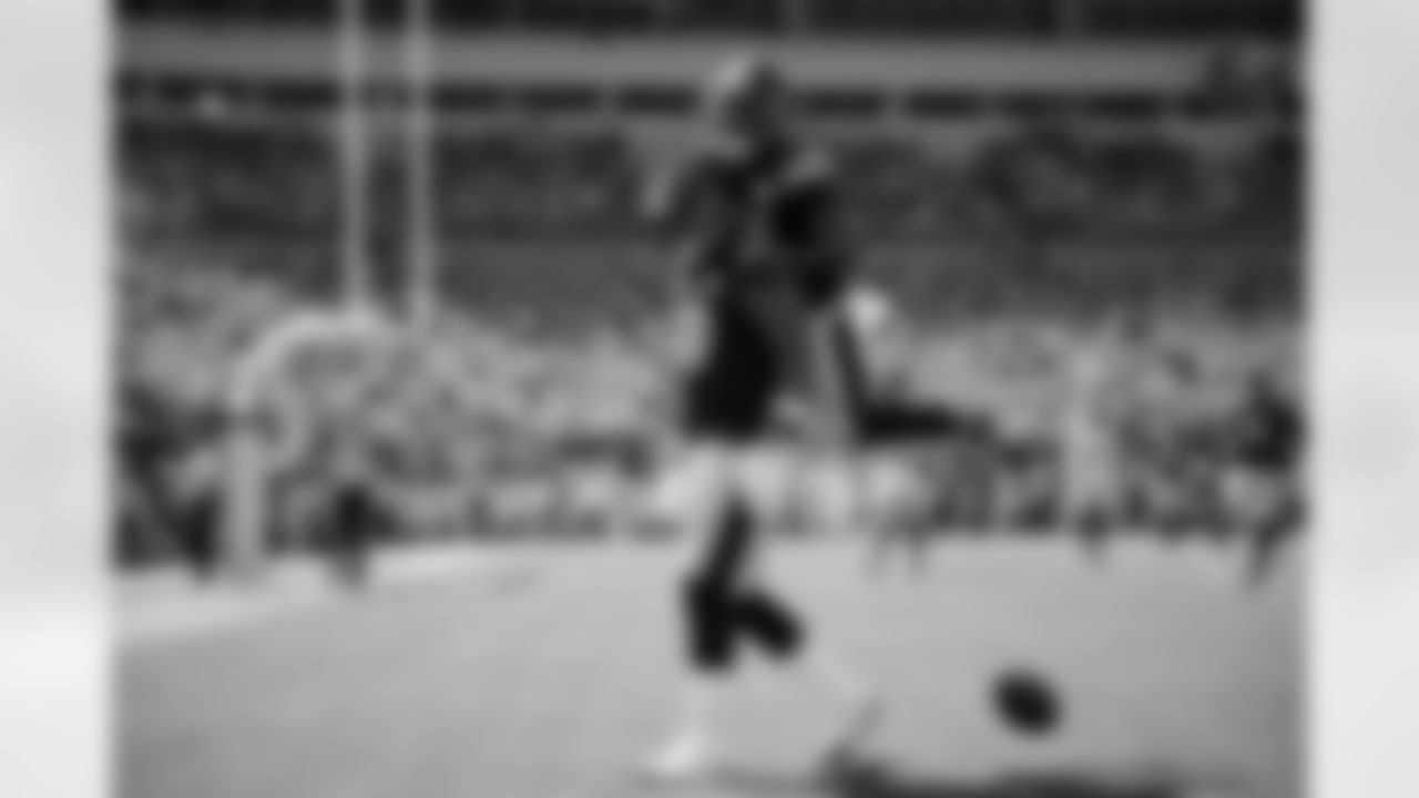 Pittsburgh Steelers tight end Darnell Washington (80) and running back Kenneth Gainwell (14) celebrate scoring a touchdown during a regular season game between the Pittsburgh Steelers and the Seattle Seahawks, Sunday, Sept. 14, 2025 in Pittsburgh, PA. The Seahawks beat the Steelers 31-17. (Karl Roser / Pittsburgh Steelers)