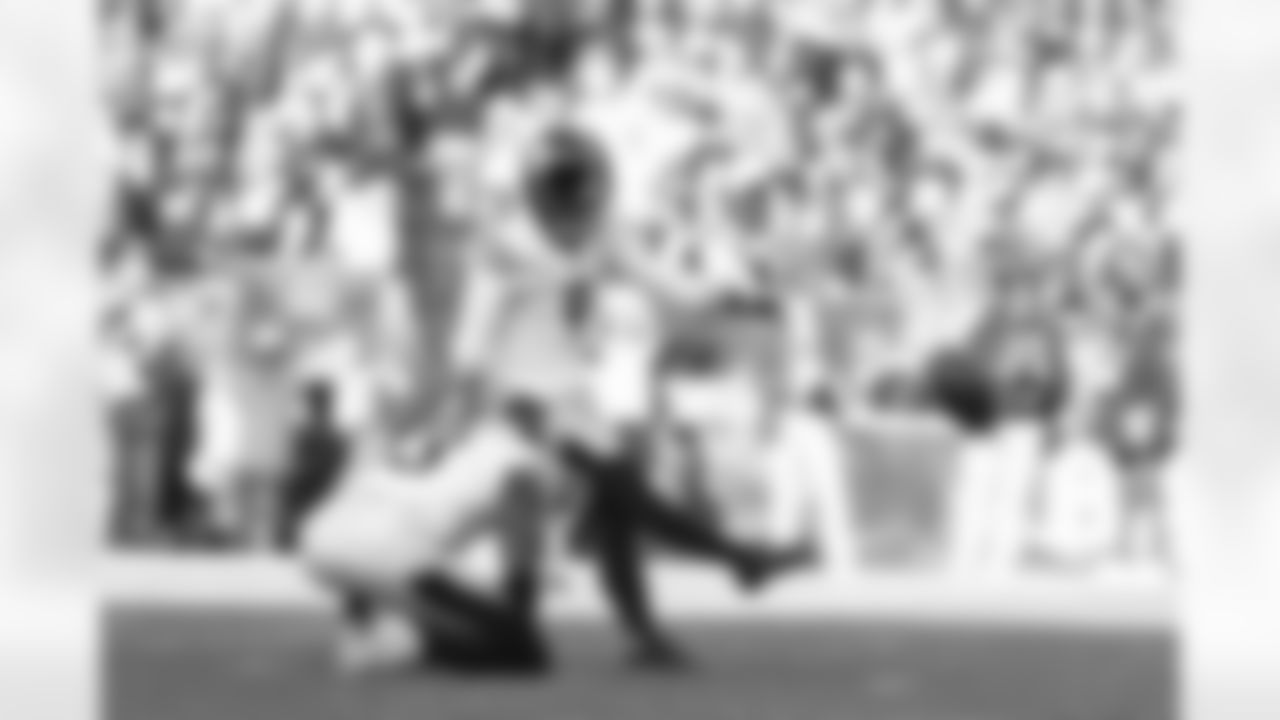 Pittsburgh Steelers punter Corliss Waitman (3) and Pittsburgh Steelers kicker Chris Boswell (9) during a regular season game between the Pittsburgh Steelers and the Baltimore Ravens, Sunday, Dec. 7, 2025 in Baltimore, MD. (Jared Wickerham / Pittsburgh Steelers)