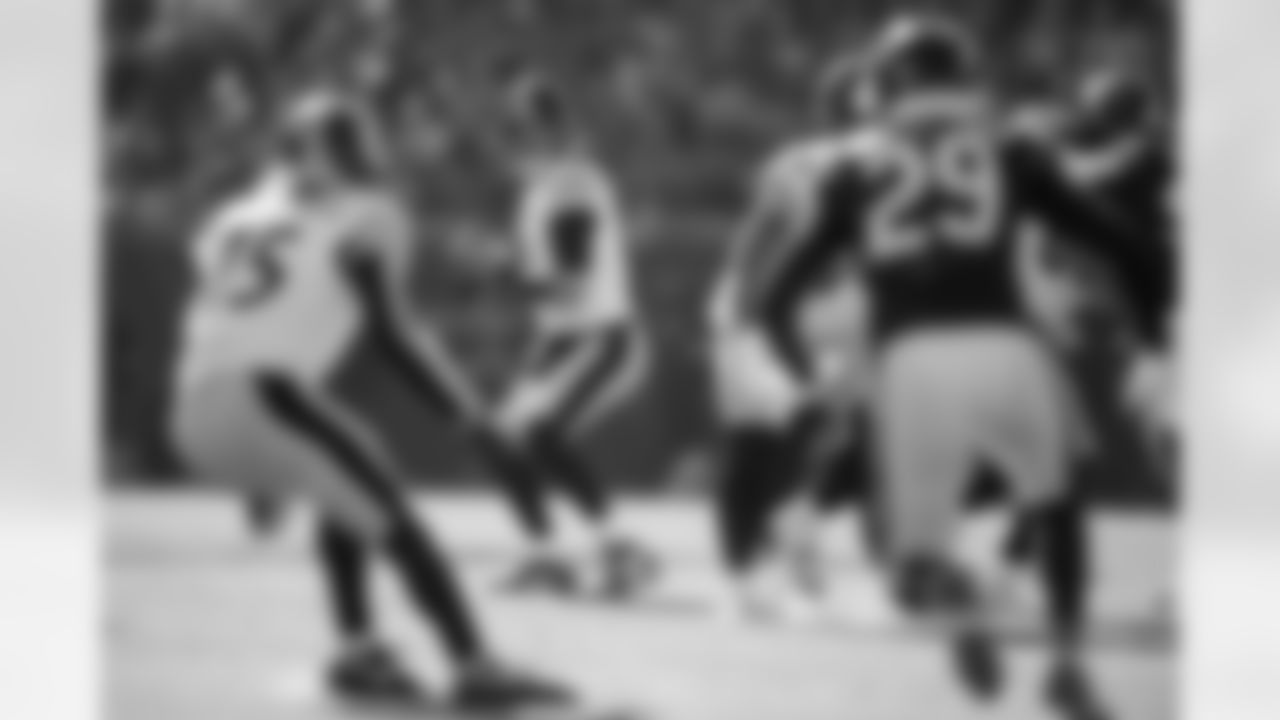 Pittsburgh Steelers quarterback Mason Rudolph (2) looks to throw the ball during a regular season game between the Pittsburgh Steelers and the Chicago Bears, Sunday, Nov. 23, 2025 in Chicago, IL. The Bears beat the Steelers 31-28. (Karl Roser / Pittsburgh Steelers)