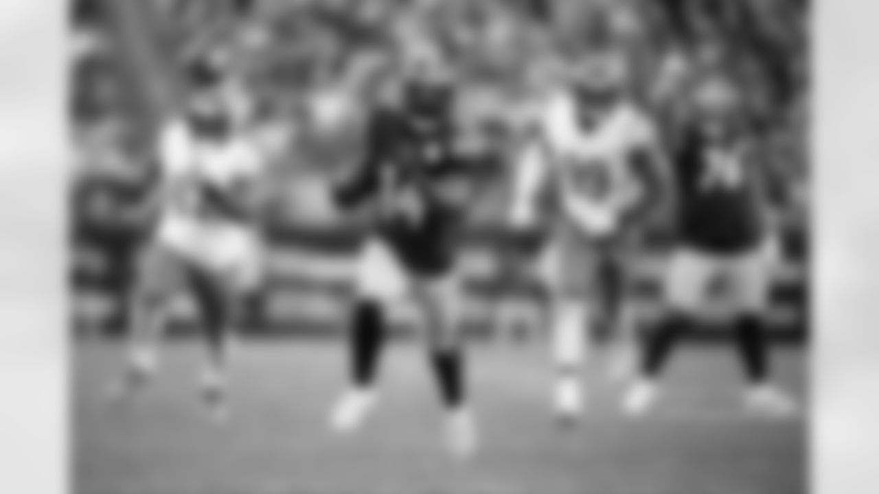 Pittsburgh Steelers running back Kenneth Gainwell (14) during a regular season game between the Pittsburgh Steelers and the Cincinnati Bengals, Sunday, Nov. 16, 2025 in Pittsburgh, PA. The Steelers defeated the Bengals 34-12. (Karl Roser / Pittsburgh Steelers)