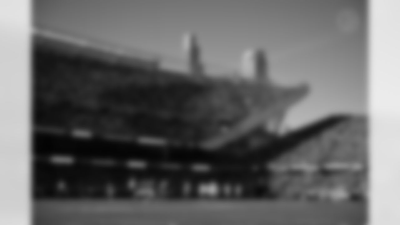 The defense during a regular season game between the Pittsburgh Steelers and the Chicago Bears, Sunday, Nov. 23, 2025 in Chicago, IL. (Karl Roser / Pittsburgh Steelers)