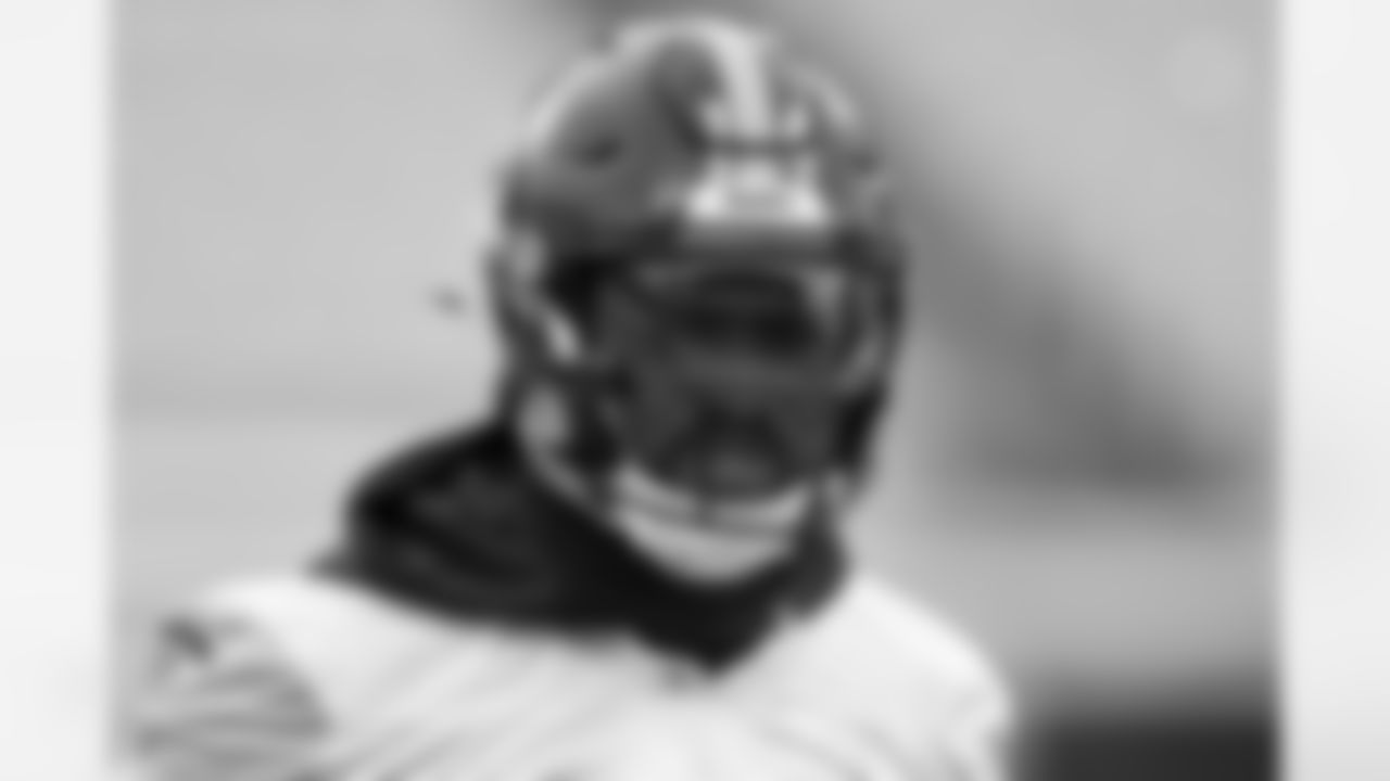 Pittsburgh Steelers running back Kenneth Gainwell (14) during practice at Acrisure Stadium preparing for a Week 18 matchup against the Baltimore Ravens, Friday, Jan. 2, 2026 in Pittsburgh, PA. (Karl Roser / Pittsburgh Steelers)