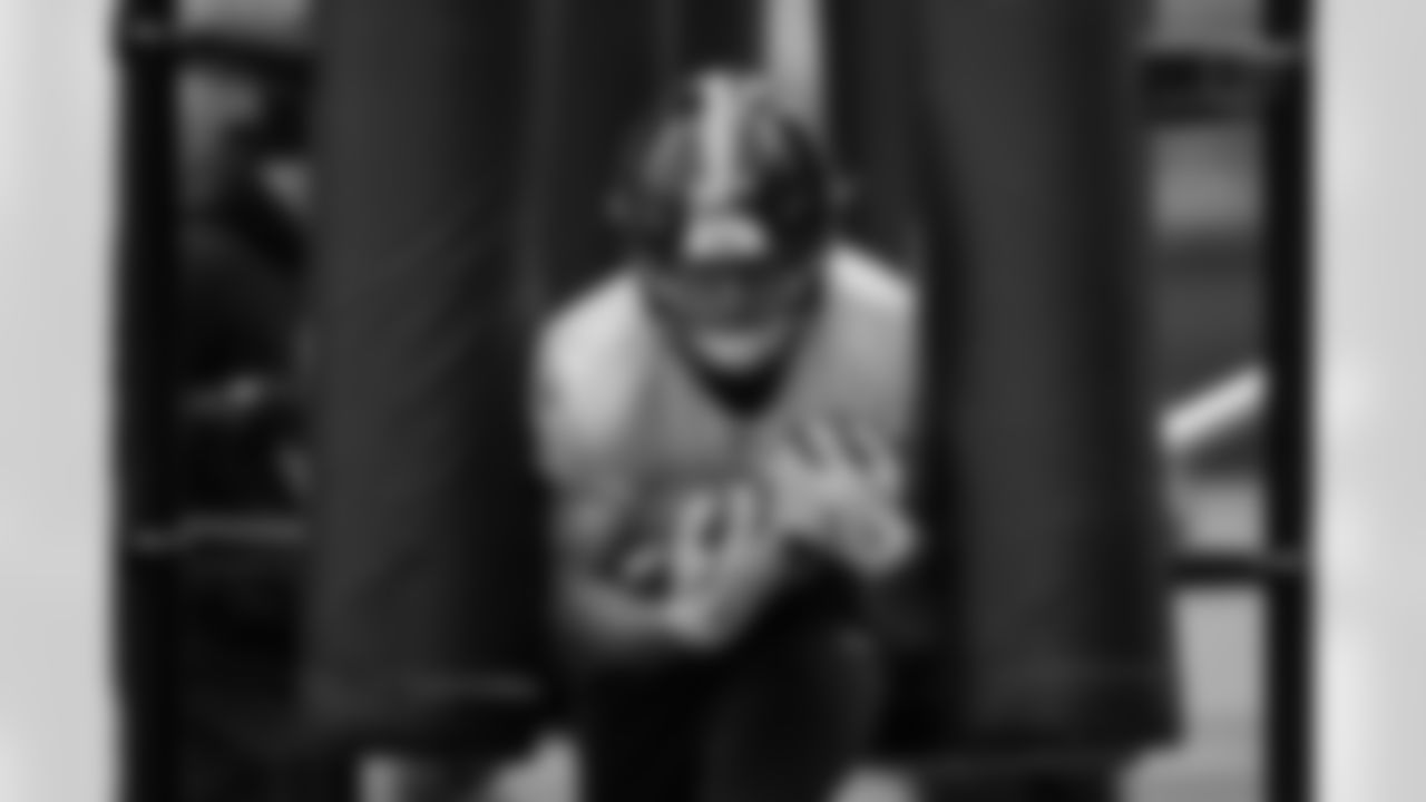 Pittsburgh Steelers tight end Matt Sokol (87) during practice at the UPMC Rooney Sports Complex preparing for a Week 12 matchup against the Chicago Bears, Wednesday, Nov. 19, 2025 in Pittsburgh, PA. (Alysa Rubin / Pittsburgh Steelers)