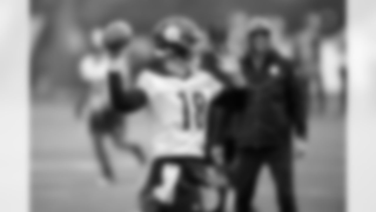 Pittsburgh Steelers quarterback Will Howard (18) during practice at the UPMC Rooney Sports Complex preparing for a Week 13 matchup against the Buffalo Bills, Wednesday, Nov. 26, 2025 in Pittsburgh, PA. (Karl Roser / Pittsburgh Steelers)