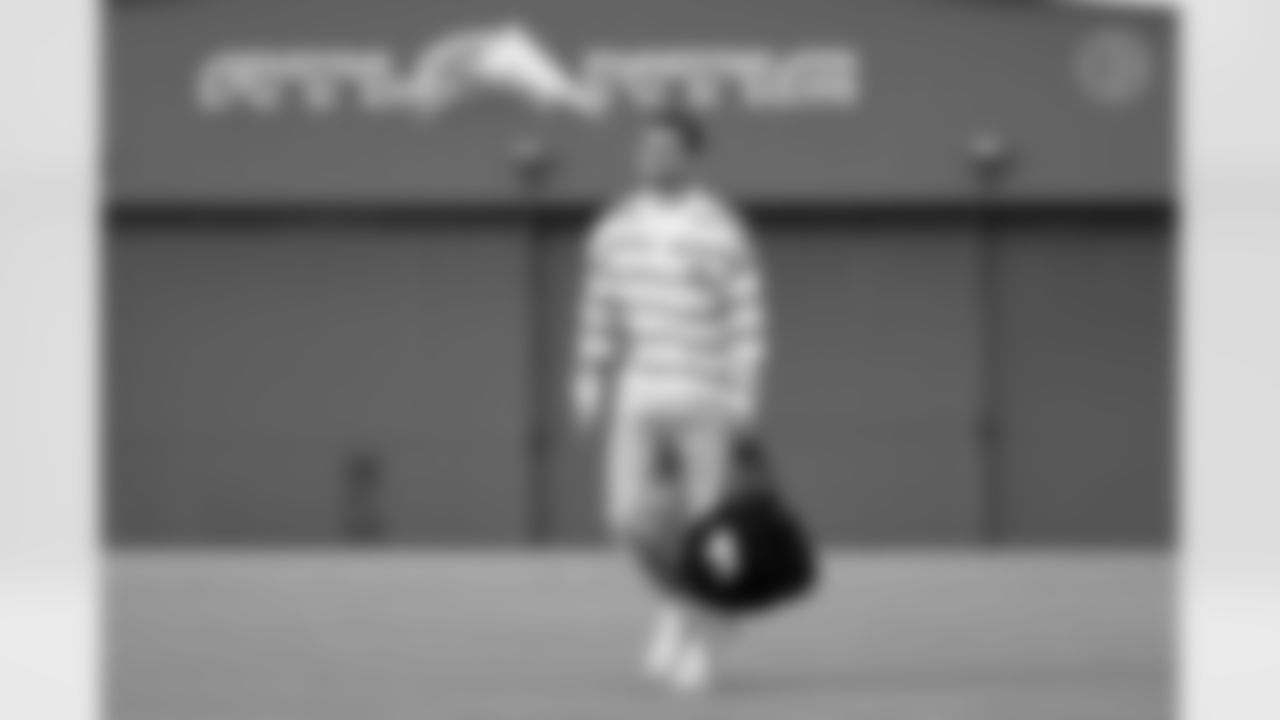 Pittsburgh Steelers wide receiver Roman Wilson (10) travels to Chicago on Saturday, Nov. 22, 2025 for the Week 12 regular season matchup against the Chicago Bears. (Alysa Rubin / Pittsburgh Steelers)