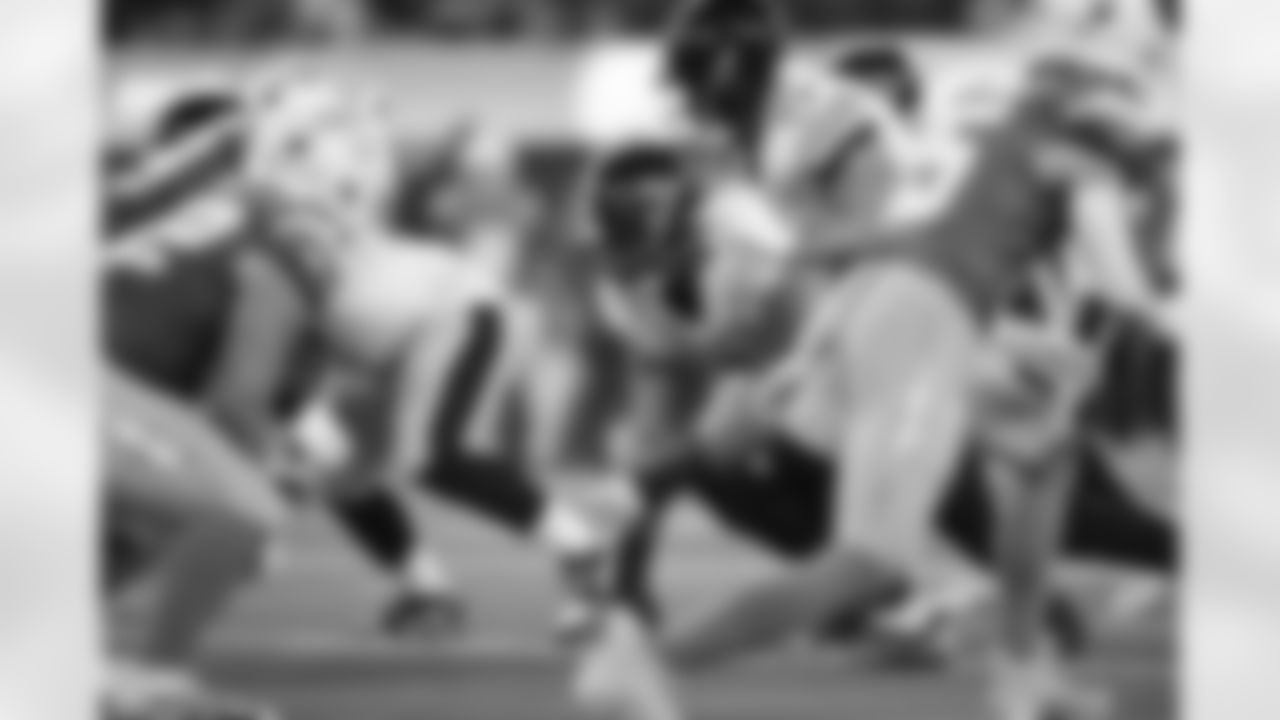 Pittsburgh Steelers defensive tackle Derrick Harmon (99) Pittsburgh Steelers linebacker T.J. Watt (90) during a regular season game between the Pittsburgh Steelers and the Los Angeles Chargers, Sunday, Nov. 9, 2025 in Inglewood, CA. (Alysa Rubin / Pittsburgh Steelers)