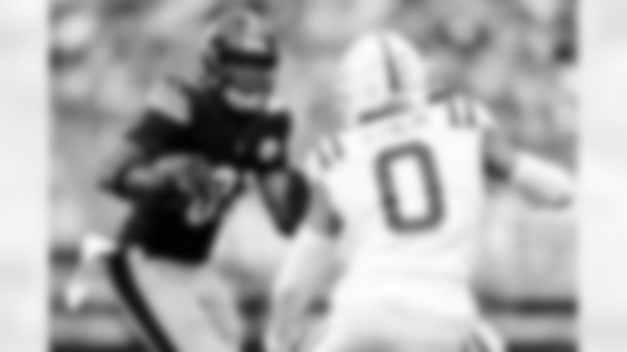 Pittsburgh Steelers tight end Jonnu Smith (81) during a regular season game between the Pittsburgh Steelers and the Indianapolis Colts, Sunday, Nov. 2, 2025 in Pittsburgh, PA. (Karl Roser / Pittsburgh Steelers)