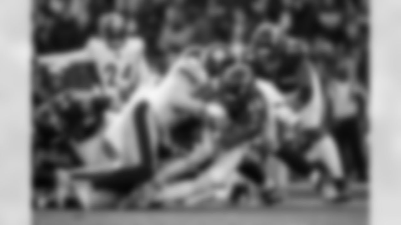 Pittsburgh Steelers linebacker T.J. Watt (90) during a regular season game between the Pittsburgh Steelers and the Baltimore Ravens, Sunday, Dec. 7, 2025 in Baltimore, MD. The Steelers defeated the Ravens 27-22. (Karl Roser / Pittsburgh Steelers)