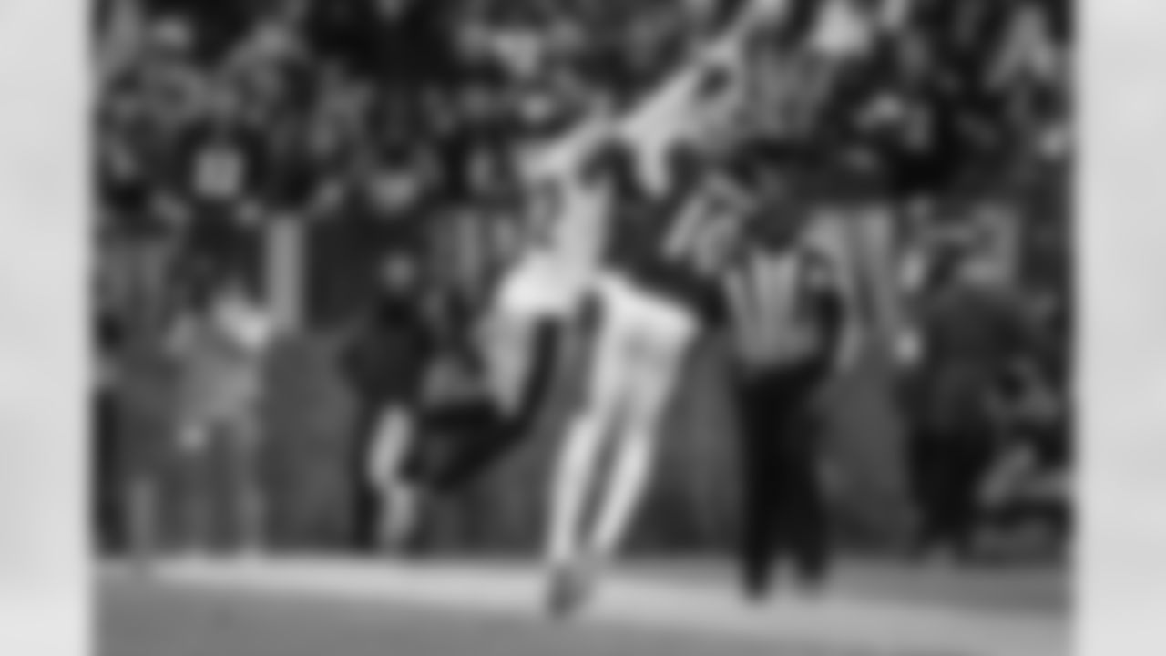 Pittsburgh Steelers cornerback James Pierre (42) breaks up a pass during a regular season game against the Baltimore Ravens, Sunday, Dec. 7, 2025 in Baltimore, MD. The Steelers defeated the Ravens 27-22. (Alysa Rubin / Pittsburgh Steelers)