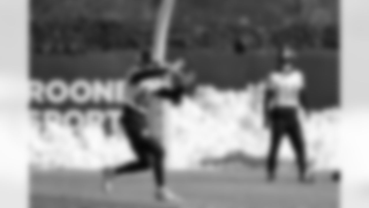 Pittsburgh Steelers wide receiver John Rhys Plumlee (82) during practice at the UPMC Rooney Sports Complex preparing for a Week 16 matchup against the Detroit Lions, Thursday, Dec. 18, 2025 in Pittsburgh, PA. (Karl Roser / Pittsburgh Steelers)