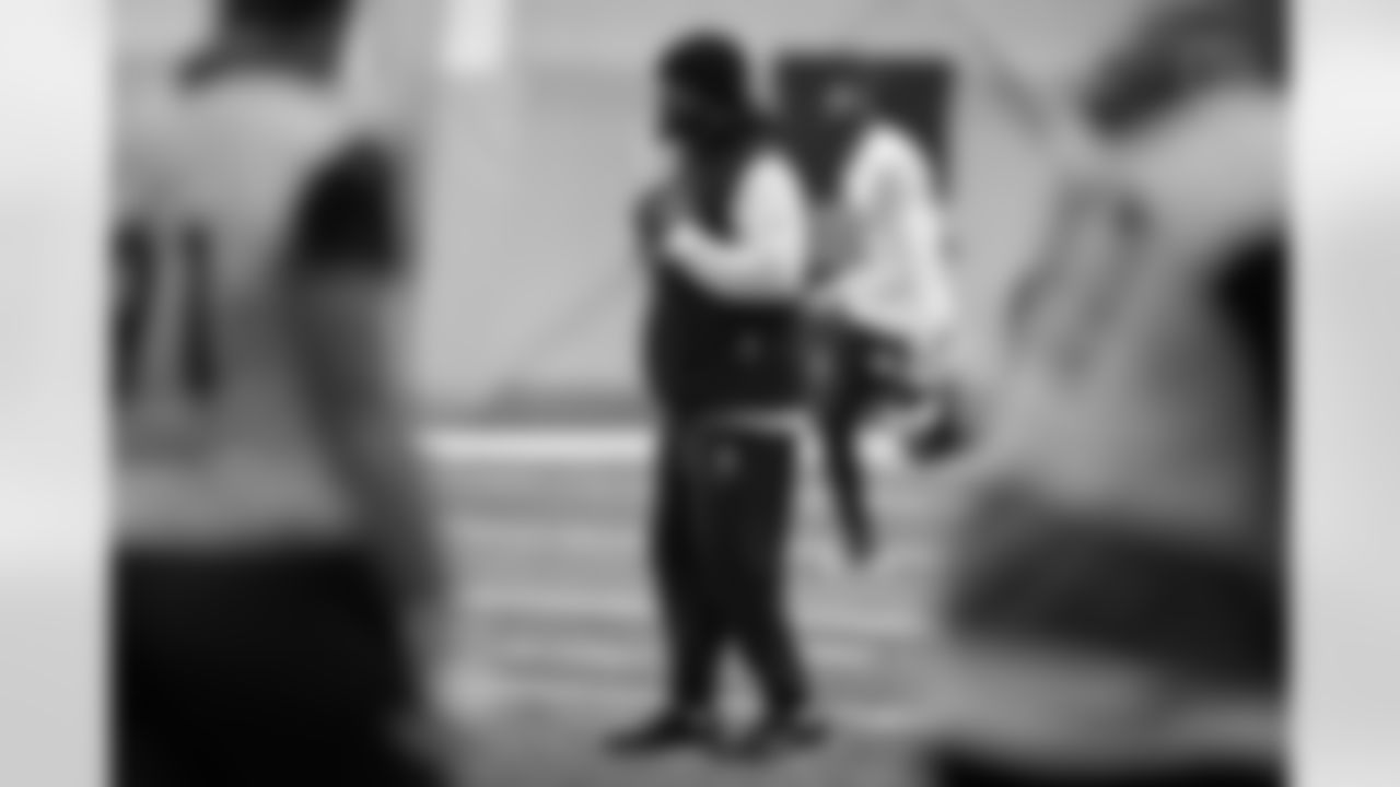 Pittsburgh Steelers head coach Mike Tomlin during practice at the UPMC Rooney Sports Complex preparing for a Week 14 matchup against the Baltimore Ravens, Friday, Dec. 5, 2025 in Pittsburgh, PA. (Karl Roser / Pittsburgh Steelers)