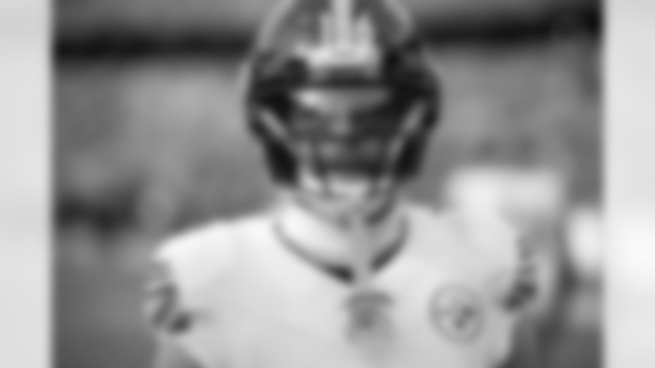 Pittsburgh Steelers wide receiver Adam Thielen (16) prior to a regular season game between the Pittsburgh Steelers and the Baltimore Ravens, Sunday, Dec. 7, 2025 in Baltimore, MD. The Steelers defeated the Ravens 27-22. (Karl Roser / Pittsburgh Steelers)