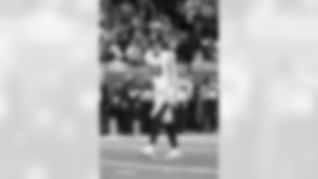 Pittsburgh Steelers linebacker Jack Sawyer (33) during a regular season game between the Pittsburgh Steelers and the Detroit Lions, Sunday, Dec. 21, 2025 in Detroit, MI. (Jared Wickerham / Pittsburgh Steelers)