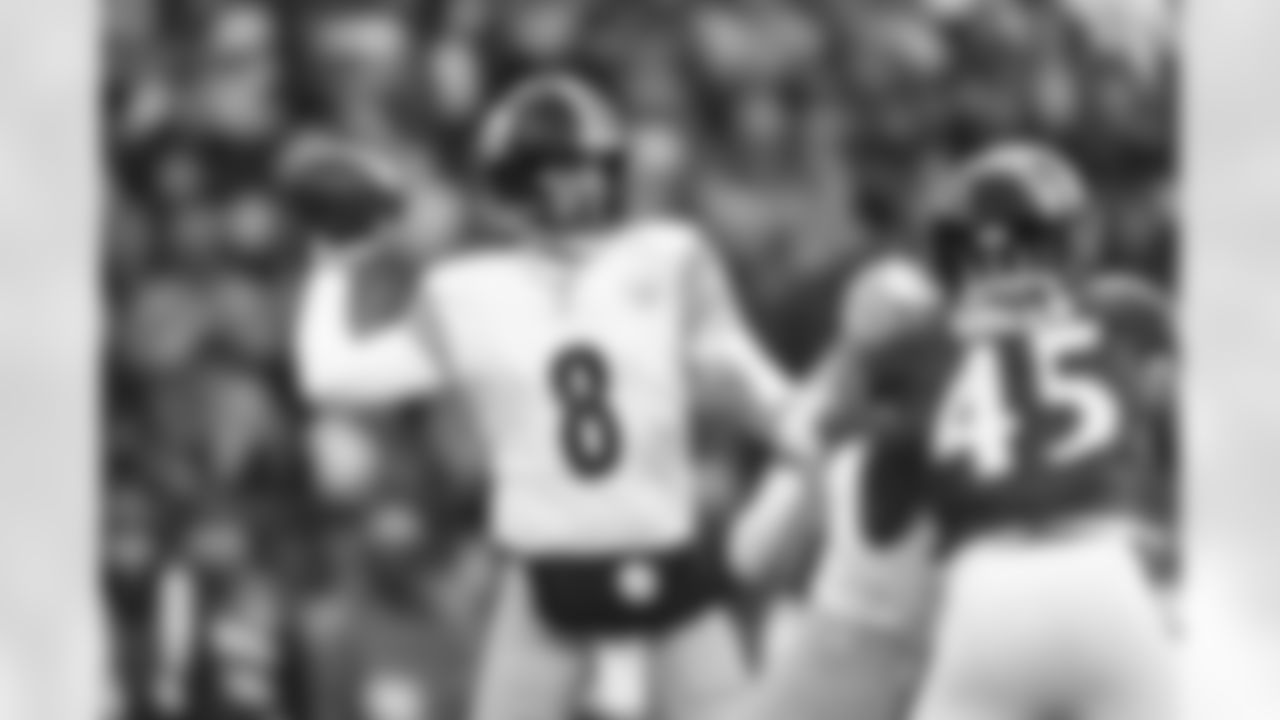 Pittsburgh Steelers quarterback Aaron Rodgers (8) during a regular season game between the Pittsburgh Steelers and the Baltimore Ravens, Sunday, Dec. 7, 2025 in Baltimore, MD. (Karl Roser / Pittsburgh Steelers)