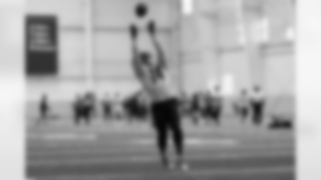 Pittsburgh Steelers running back Kenneth Gainwell (14) during practice at the UPMC Rooney Sports Complex preparing for a Wild Card matchup against the Houston Texans, Saturday, Jan. 10, 2026 in Pittsburgh, PA. (Alysa Rubin / Pittsburgh Steelers)