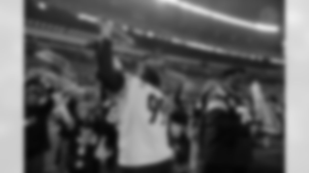 Brett Keisel and Joe Greene led the Terrible Towel Twirl against the Los Angeles Chargers in 2018