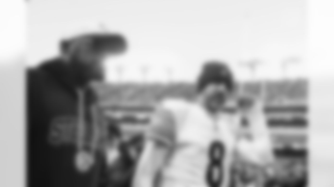 Pittsburgh Steelers head coach Mike Tomlin and Pittsburgh Steelers quarterback Aaron Rodgers (8) during a regular season game between the Pittsburgh Steelers and the Baltimore Ravens, Sunday, Dec. 7, 2025 in Baltimore, MD. (Jared Wickerham / Pittsburgh Steelers)