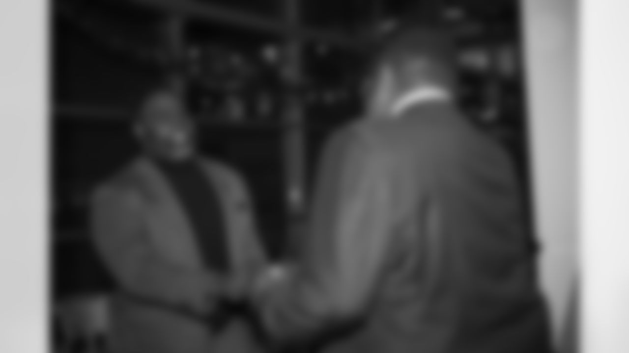 The Pittsburgh Steelers celebrate the 2025 Hall of Honor Class during the Hall of Honor Dinner Ceremony presented by U.S. Steel on Sunday, Dec. 14, 2025 in Pittsburgh, PA. (Alysa Rubin / Pittsburgh Steelers)