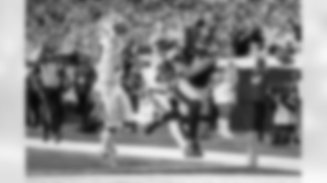 Pittsburgh Steelers tight end Pat Freiermuth (88) scores a touchdown during a regular season game against the Cincinnati Bengals, Thursday, Oct. 16, 2025 in Cincinnati, OH. The Bengals beat the Steelers 33-31. (Alysa Rubin / Pittsburgh Steelers)