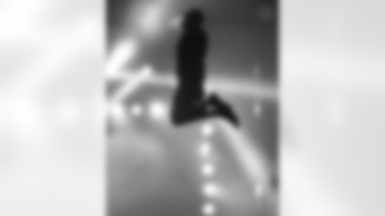 Pittsburgh Steelers linebacker T.J. Watt (90) is introduced prior to a regular season game against the Baltimore Ravens, Sunday, Jan. 4, 2026 in Pittsburgh, PA. The Steelers defeated the Ravens 26-24. (Jared Wickerham / Pittsburgh Steelers)