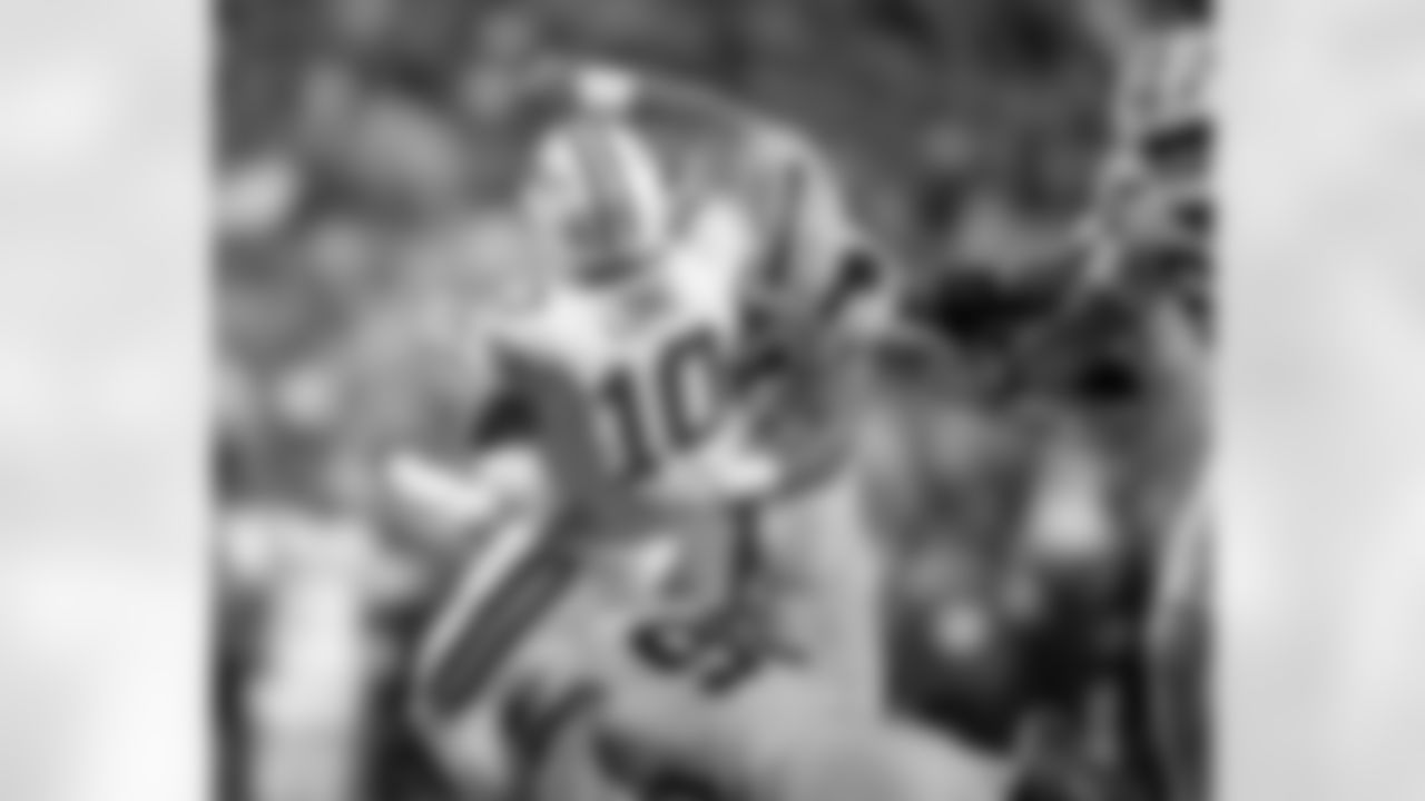 Pittsburgh Steelers linebacker Alex Highsmith (56) and Pittsburgh Steelers linebacker T.J. Watt (90) during a regular season game between the Pittsburgh Steelers and the Green Bay Packers, Sunday, Oct. 26, 2025 in Pittsburgh, PA. The Packers beat the Steelers 35-25. (Karl Roser / Pittsburgh Steelers)