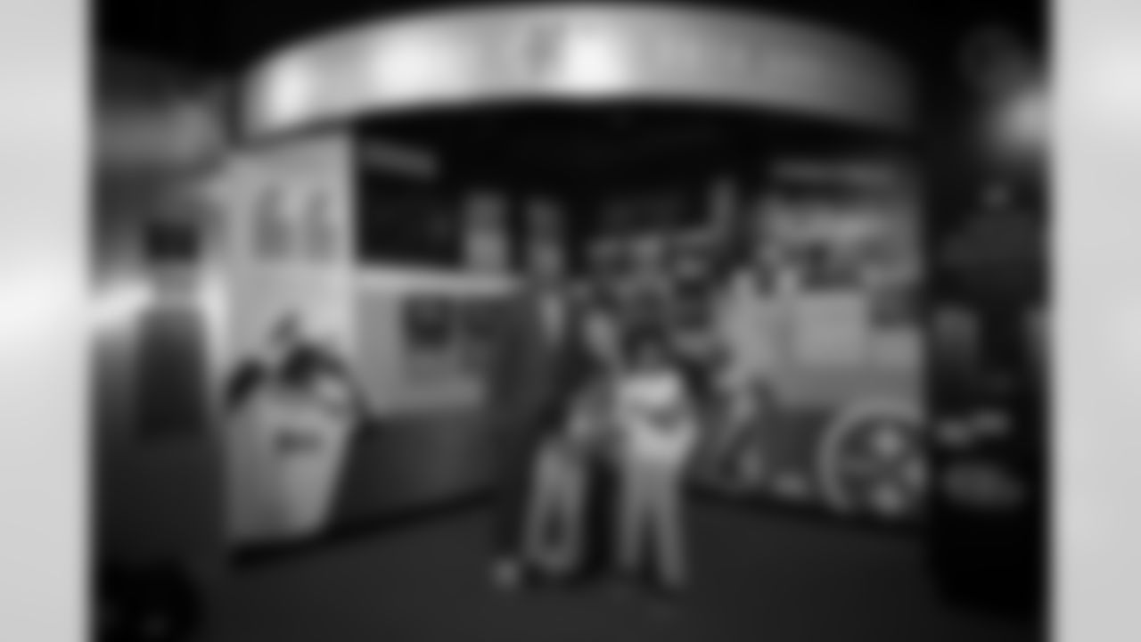 The Pittsburgh Steelers celebrated the 20th anniversary of Super Bowl XL during the Alumni Weekend Dinner at Acrisure Stadium benefitting the UPMC Sports Medicine Concussion Program, Saturday, Nov. 1, 2025 in Pittsburgh, PA. (Alysa Rubin / Pittsburgh Steelers)