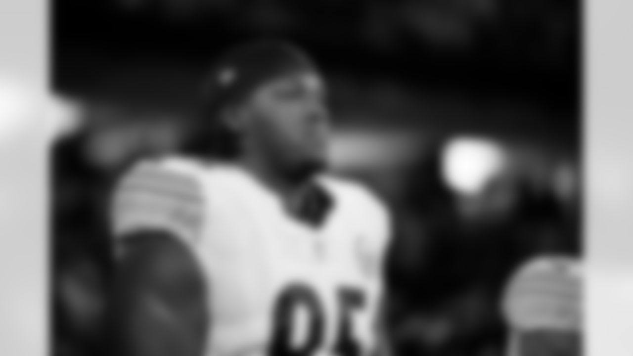 Pittsburgh Steelers defensive tackle Keeanu Benton (95) prior to a regular season game between the Pittsburgh Steelers and the Los Angeles Chargers, Sunday, Nov. 9, 2025 in Inglewood, CA. The Chargers beat the Steelers 25-10. (Karl Roser / Pittsburgh Steelers)