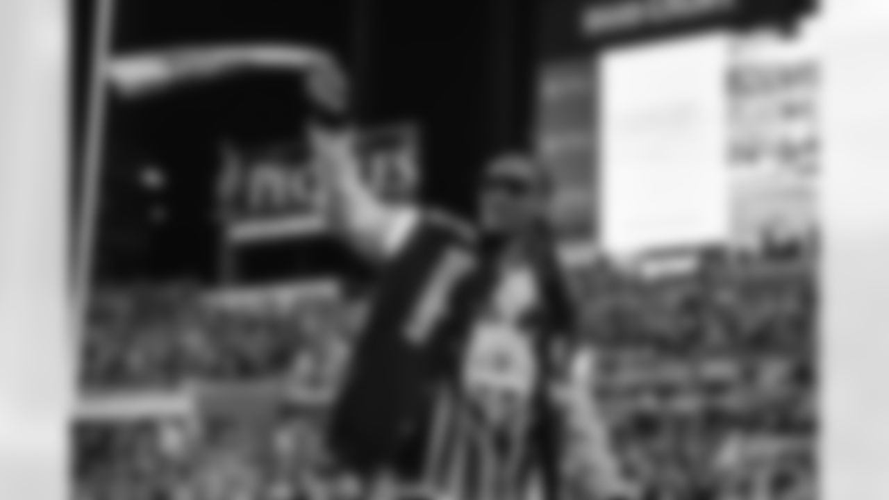 Snoop Dogg led the Terrible Towel Twirl for the Steelers game against the Dallas Cowboys in 2024