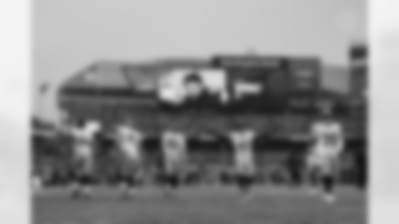 Pittsburgh Steelers defensive end Yahya Black (94), Pittsburgh Steelers defensive end Logan Lee (91, Pittsburgh Steelers defensive tackle Esezi Otomewo (93), Pittsburgh Steelers safety Jabrill Peppers (40) and Pittsburgh Steelers defensive back D'Shawn Jamison (38) )during a regular season game between the Pittsburgh Steelers and the Cleveland Browns, Sunday, Dec. 28, 2025 in Cleveland, OH. (Taylor Ollason / Pittsburgh Steelers)