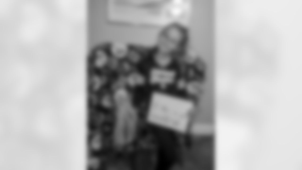 SNUTraditions_HereWeGoSigns_Jan122024427PM_Amodeo_Jamie_97494590_inbound2710950560952551850.jpg_97494590_inbound2710950560952551850