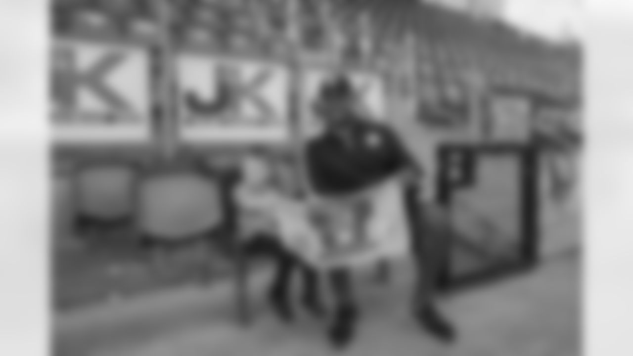 Pittsburgh Steelers legend Max Starks gives out Terrible Towels to locals on Wednesday, Sept. 24, 2025 in Derry, Ireland. (Josh Veon / Pittsburgh Steelers)