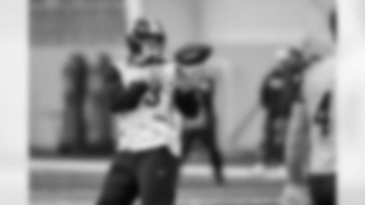 Pittsburgh Steelers linebacker Jack Sawyer (33) during practice at the UPMC Rooney Sports Complex preparing for a Week 17 matchup against the Cleveland Browns, Friday, Dec. 26, 2025 in Pittsburgh, PA. (Karl Roser / Pittsburgh Steelers)