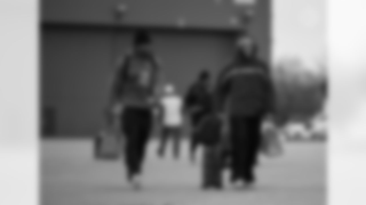 Pittsburgh Steelers cornerback Joey Porter Jr. (24) and Pittsburgh Steelers cornerback Jalen Ramsey (5) travels to Detroit on Saturday, Dec. 20, 2025 for the Week 16 regular season matchup against the Detroit Lions. (Alysa Rubin / Pittsburgh Steelers)