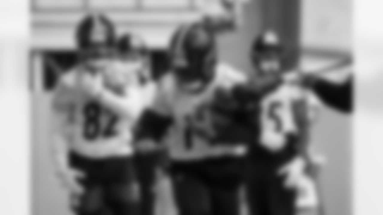 Pittsburgh Steelers running back Kenneth Gainwell (14) during practice at the UPMC Rooney Sports Complex preparing for a Week 14 matchup against the Baltimore Ravens, Thursday, Dec. 4, 2025 in Pittsburgh, PA. (Alysa Rubin / Pittsburgh Steelers)