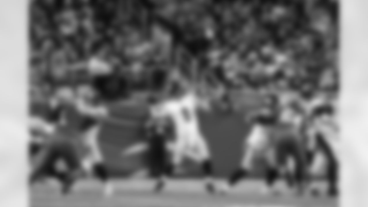 Pittsburgh Steelers quarterback Aaron Rodgers (8) during a regular season game between the Pittsburgh Steelers and the Detroit Lions, Sunday, Dec. 21, 2025 in Detroit, MI. (Jared Wickerham / Pittsburgh Steelers)