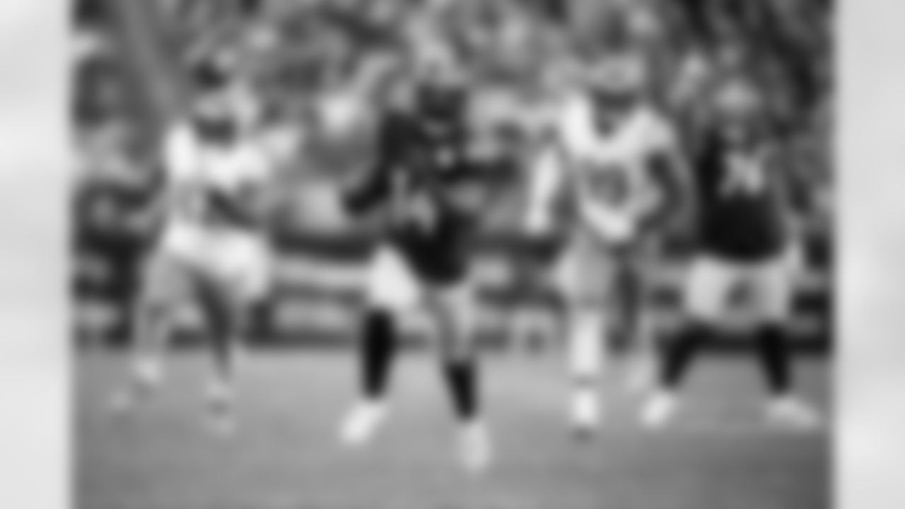 Pittsburgh Steelers running back Kenneth Gainwell (14) during a regular season game between the Pittsburgh Steelers and the Cincinnati Bengals, Sunday, Nov. 16, 2025 in Pittsburgh, PA. The Steelers defeated the Bengals 34-12. (Karl Roser / Pittsburgh Steelers)