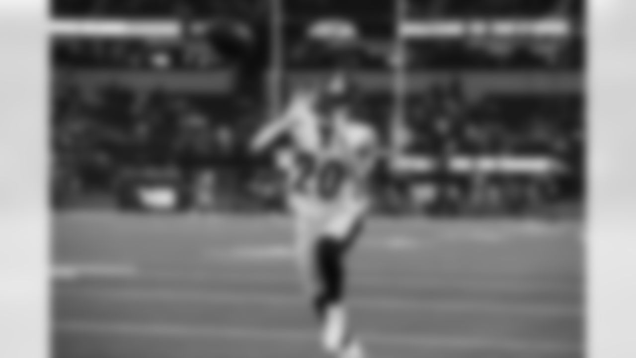 Pittsburgh Steelers running back Kaleb Johnson (20) during a regular season game between the Pittsburgh Steelers and the Los Angeles Chargers, Sunday, Nov. 9, 2025 in Inglewood, CA. (Nick Smith / Pittsburgh Steelers)