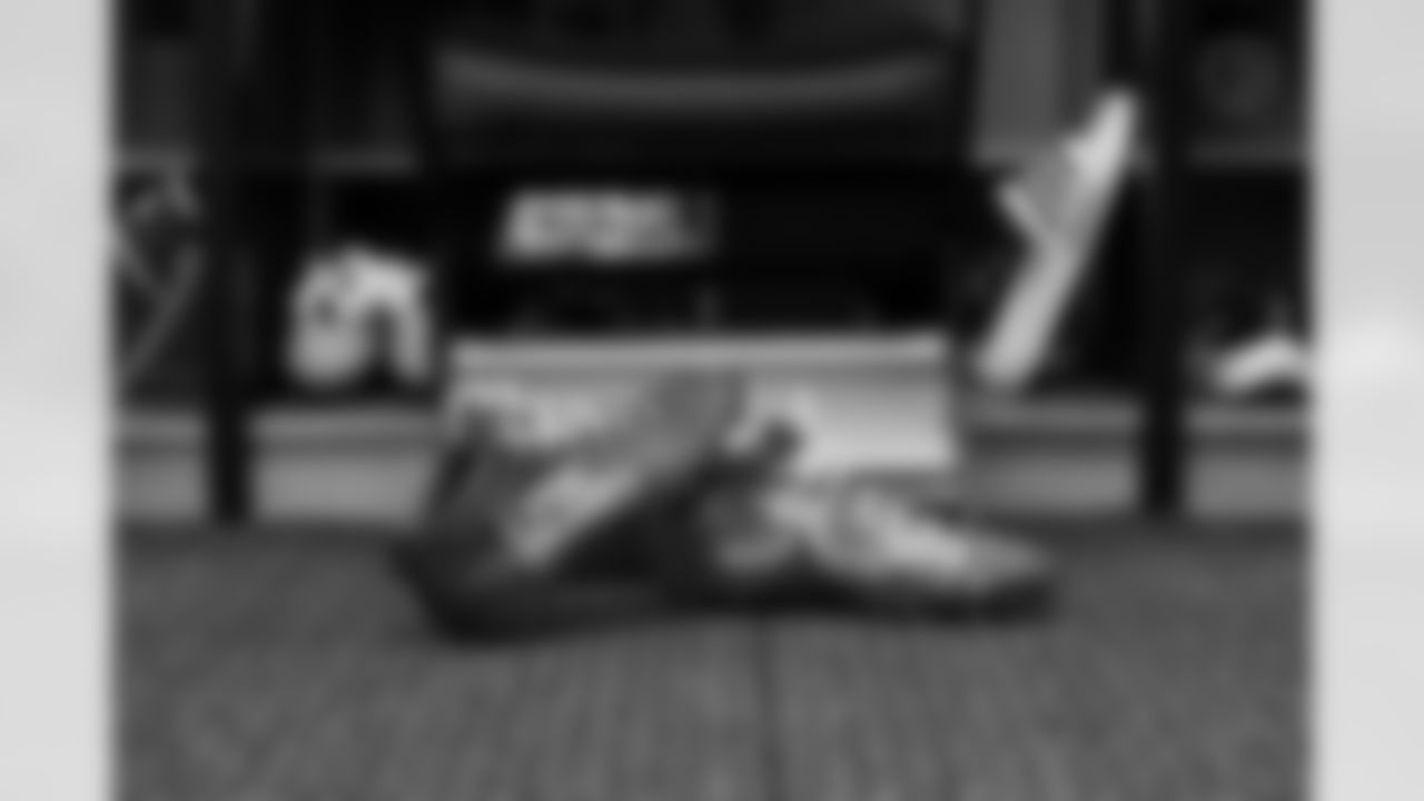 Pittsburgh Steelers linebacker T.J. Watt (90) during a regular season game between the Pittsburgh Steelers and the Buffalo Bills, Sunday, Nov. 30, 2025 in Pittsburgh, PA.  (Alysa Rubin / Pittsburgh Steelers)